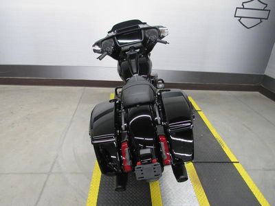 2025 Harley-Davidson FLHX - Street Glide - Photo 4