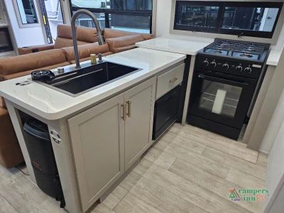 2027 Axiom RV Vendetta — photo 9 view