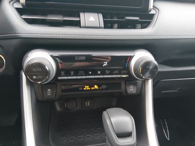 2024 Toyota RAV4 - Photo 13