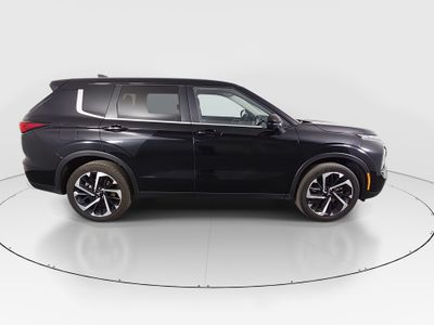 2024 Mitsubishi Outlander - Photo 8