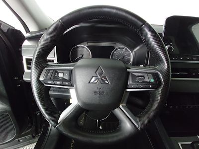 2024 Mitsubishi Outlander - Photo 12