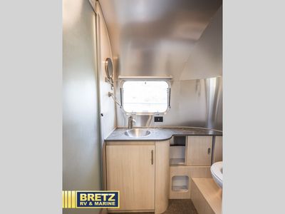 2025 Airstream Flying Cloud - Photo 12