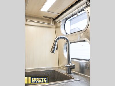 2025 Airstream Flying Cloud - Photo 13