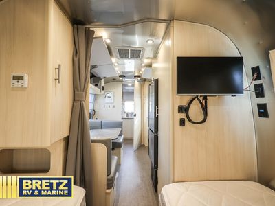 2025 Airstream Flying Cloud - Photo 15