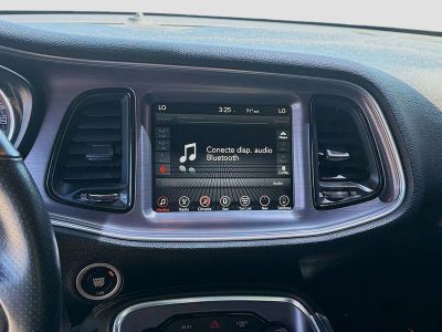 2017 Dodge Challenger — photo 10 view