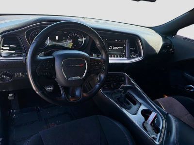 2017 Dodge Challenger — photo 7 view