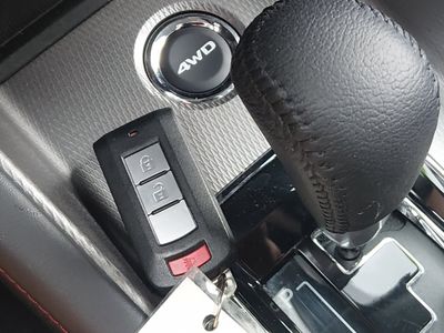 2025 Mitsubishi Outlander Sport — photo 17 view