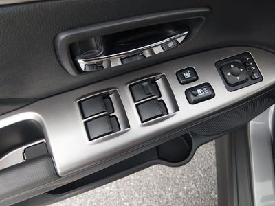 2025 Mitsubishi Outlander Sport — photo 12 view