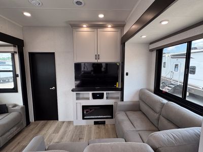2026 Jayco Seismic - Photo 9