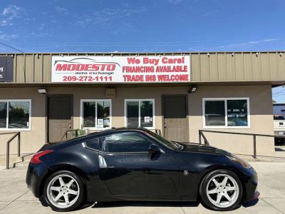 2009 Nissan 370Z — side profile view