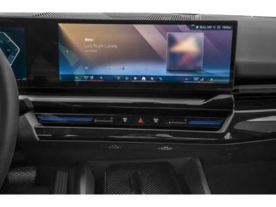 2027 BMW 5 Series — photo 12 view