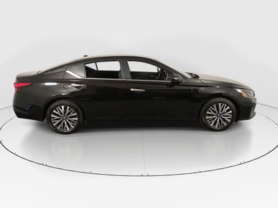 2025 Nissan Altima - Photo 8