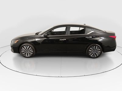 2025 Nissan Altima - Photo 4