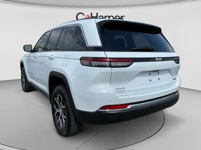 2023 Jeep Grand Cherokee — detail view