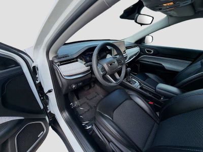 2022 Jeep Compass — photo 9 view