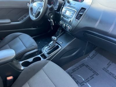 2017 Kia Forte5 - Photo 16