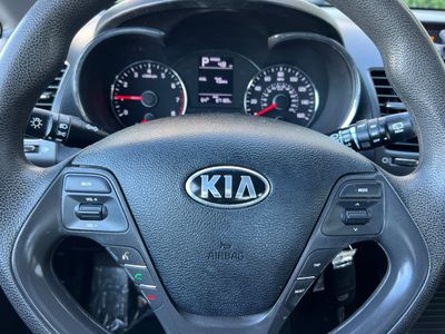2017 Kia Forte5 - Photo 22