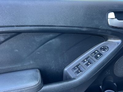 2017 Kia Forte5 - Photo 12