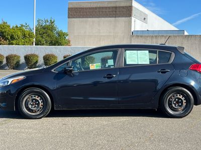 2017 Kia Forte5 - Photo 9