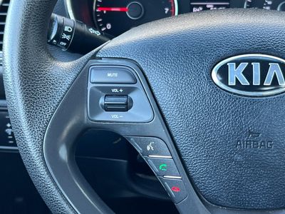 2017 Kia Forte5 - Photo 23