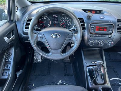 2017 Kia Forte5 - Photo 14