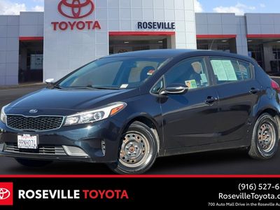 2017 Kia Forte5 - Photo 1