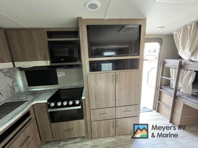 2022 Grand Design Imagine - Photo 9