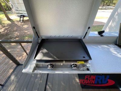 2025 Forest River RV Wildwood X-Lite - Photo 12