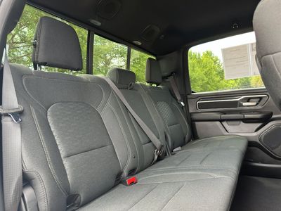 2025 RAM 1500 - Photo 33