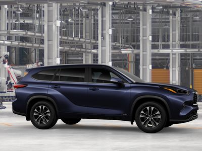 2026 Toyota Highlander Hybrid — photo 13 view