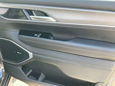 2026 Jeep Grand Wagoneer — photo 21 view