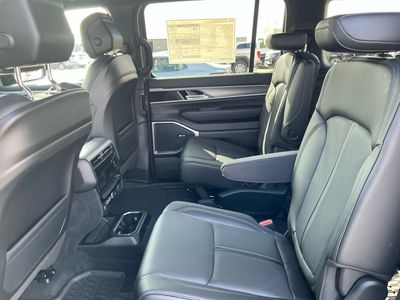 2026 Jeep Grand Wagoneer — photo 16 view