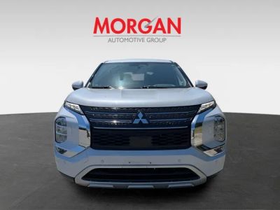2024 Mitsubishi Outlander — photo 9 view