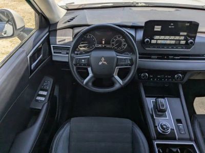 2024 Mitsubishi Outlander — photo 17 view