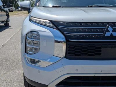 2024 Mitsubishi Outlander — photo 10 view