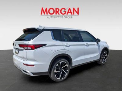 2024 Mitsubishi Outlander — interior view