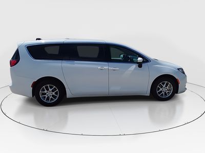 2023 Chrysler Voyager - Photo 8