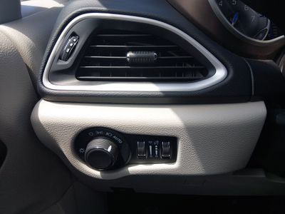2023 Chrysler Voyager - Photo 12
