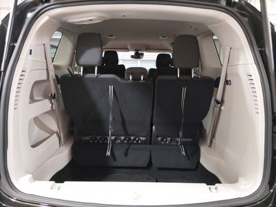 2024 Chrysler Voyager - Photo 11