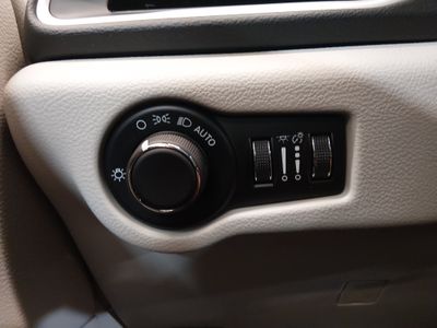 2024 Chrysler Voyager - Photo 13