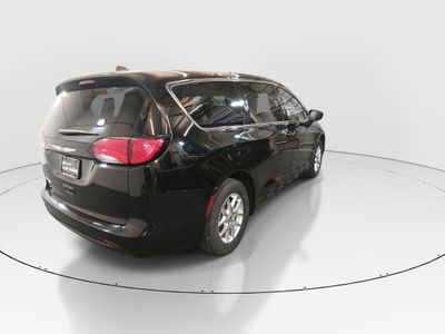 2024 Chrysler Voyager - Photo 7