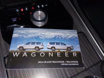 2024 Jeep Wagoneer L - Photo 24