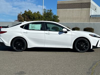 2026 Toyota Camry - Photo 8