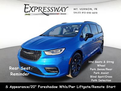 2026 Chrysler Pacifica Select in Hydro Blue Pearl-Coat Exterior Paint — front three-quarter view