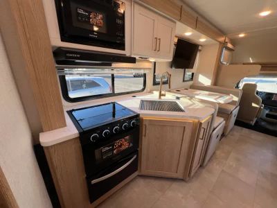 2027 Thor Motor Coach CHATEAU — photo 9 view