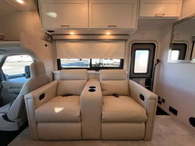 2027 Thor Motor Coach CHATEAU — photo 15 view