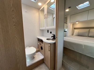 2027 Thor Motor Coach CHATEAU — photo 18 view