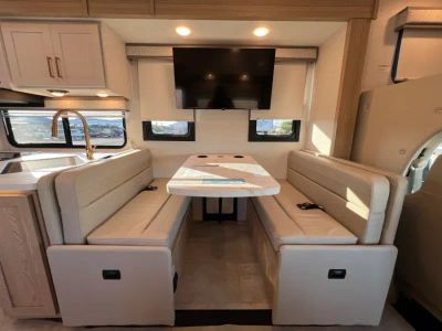 2027 Thor Motor Coach CHATEAU — photo 7 view