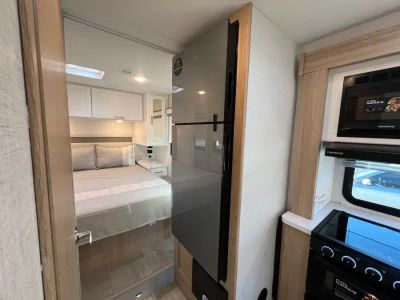 2027 Thor Motor Coach CHATEAU — photo 13 view
