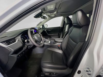 2025 Toyota RAV4 Hybrid - Photo 12